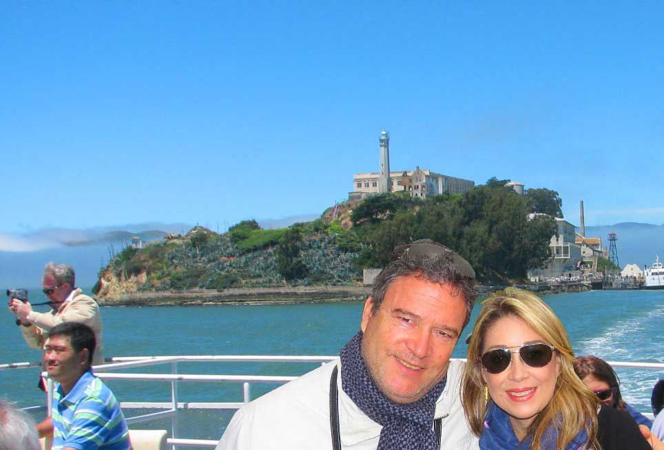 Boat-trip-to-Alcatraz-Island-by-ferry-from--the-infamous-visit-Alcatraz