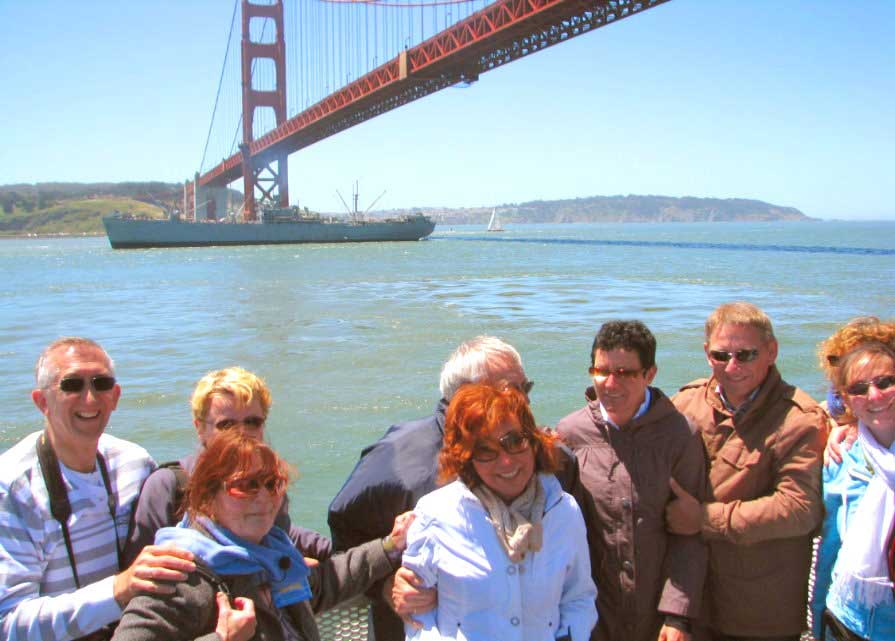 sail-under-the-Golden-Gate-Bridge--Bay--by-Cruise-baot-tour-SF